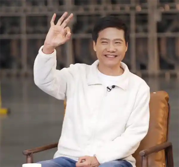 雷军健身打卡破百!提前达成年度目标,自律成就非凡!