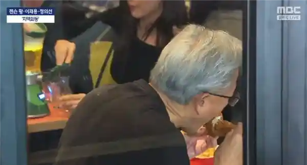 黄仁勋韩流出击:15年后再访韩国,与三星李在镕、现代郑义宣共饮交杯酒