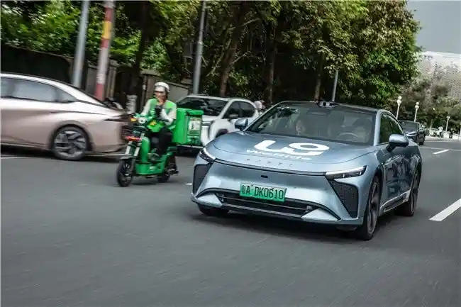 文远知行突破技术壁垒，端到端ADAS或将引领智能驾驶新纪元