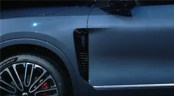 蔚来ES8搭载AQUILA感知系统，31传感器打造智驾新标杆