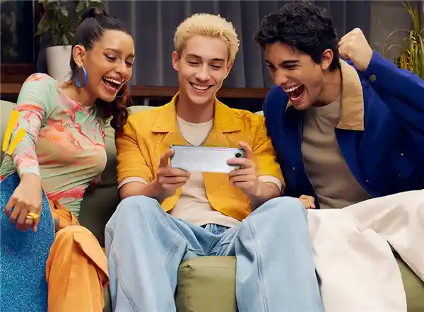 真我15000mAh概念机震撼登场：续航力爆表，超越充电宝！