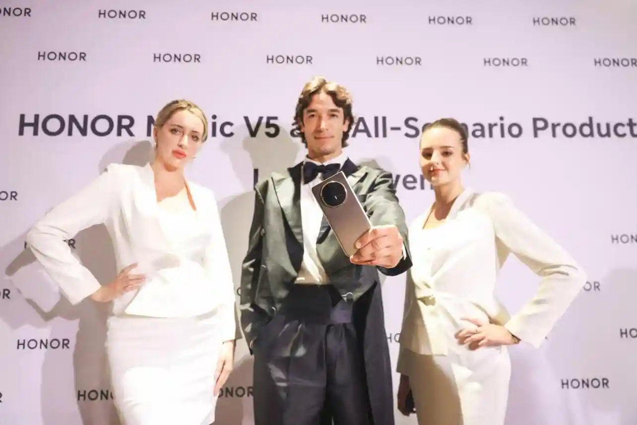 荣耀Magic V5西欧首发，折叠屏新纪元开启