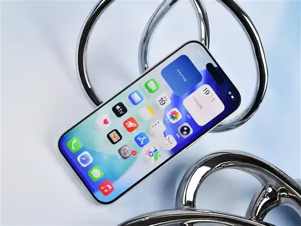 iPhone 17 Pro首曝:性能巅峰再登顶