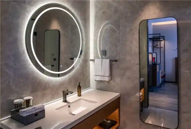 从智到情:TCL重塑智慧酒店未来新体验