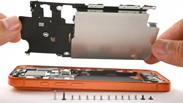 iPhone 17 Pro深度解密：散热黑科技曝光，机身竟成易划伤短板？